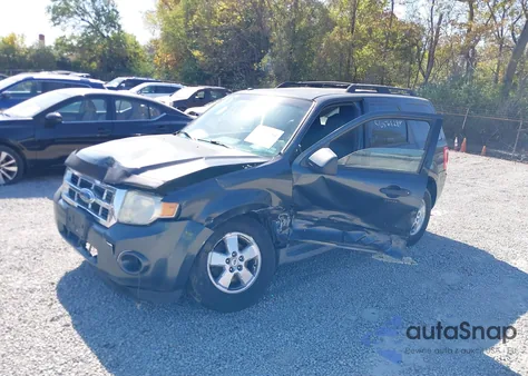 2009 Ford Escape Xlt z USA, uszkodzony, nr VIN 1FMCU03799KC98765